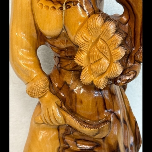 Olive Wood Hand carved collectible Ruth biblical figurine - Picture 6 of 11